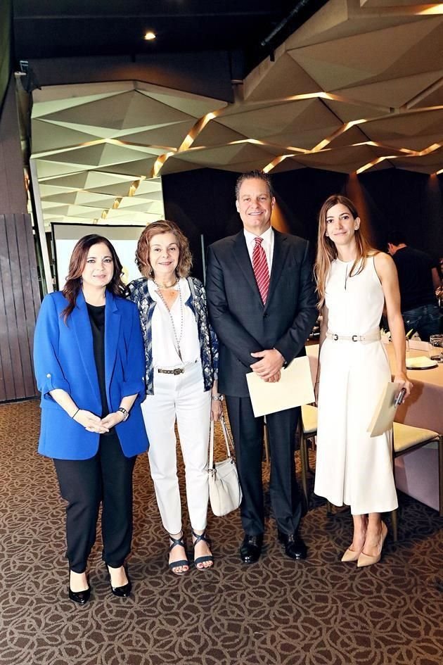 Karla Assad de Font, Lily Navarro de Martínez, Alberto Santos Boesch y Sofía Licona