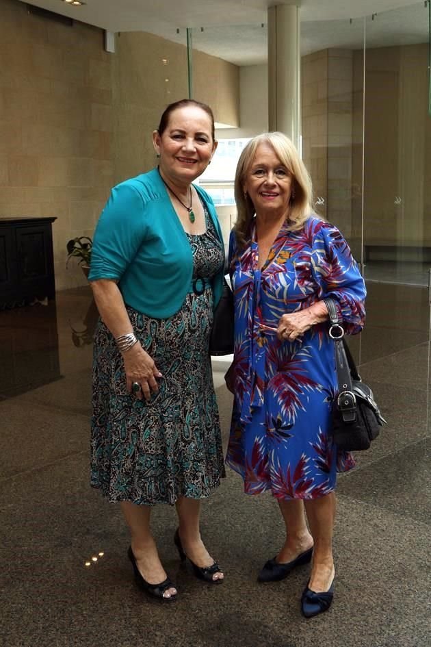 Rosy Tijerina de Morales y Esthela Valdés