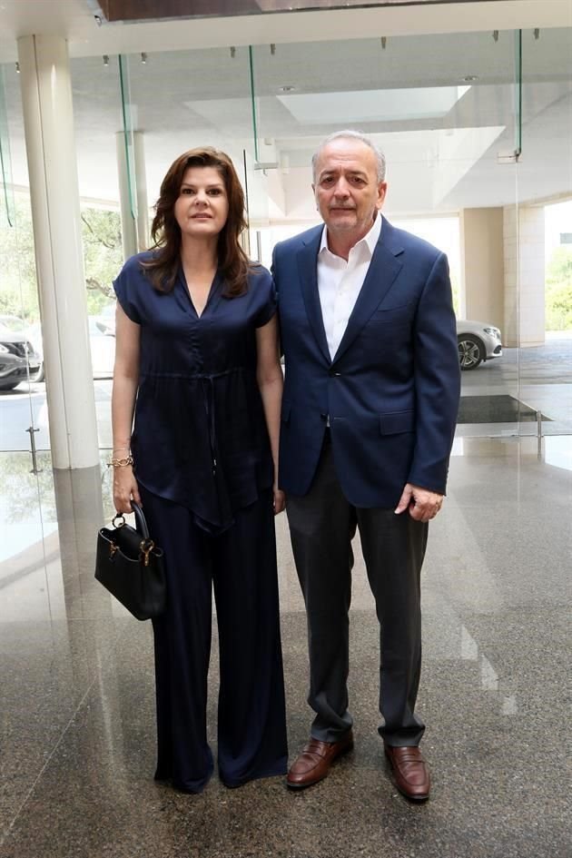 Alejandra Villarreal de Cantú y Ricardo Cantú