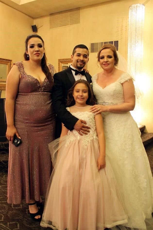 Martha Elizabeth Serna, Luis Alberto Martínez Gómez, Ana Teresa Serna y Ana Teresa Serna Segovia