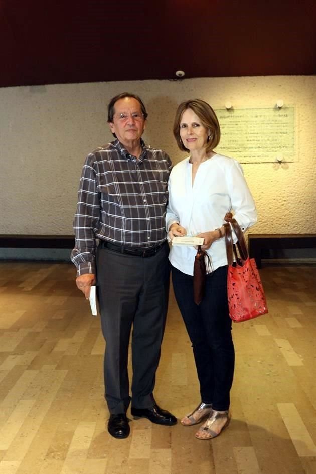 Juan Eugenio Martínez y Margarita de Martínez