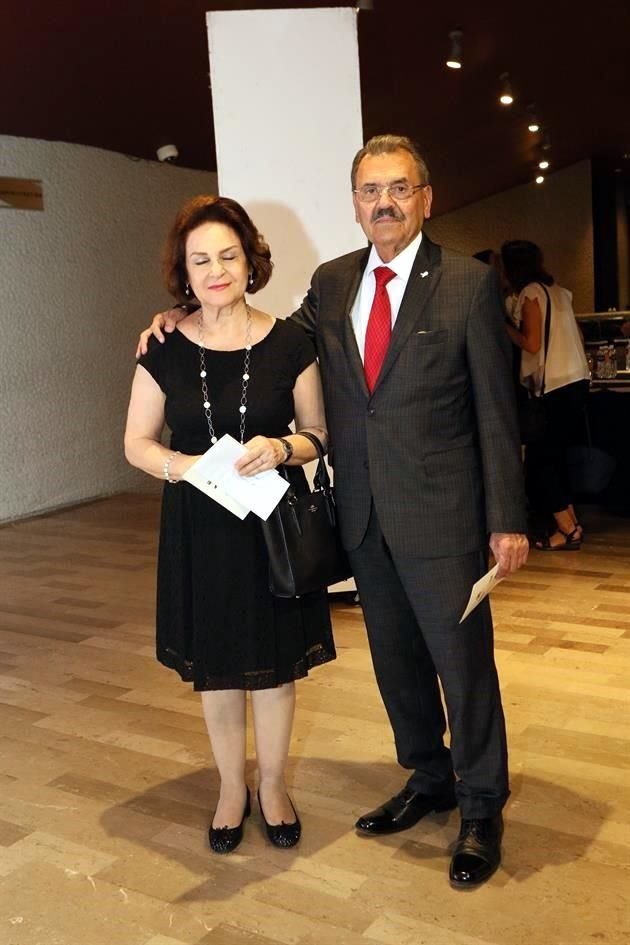 María del Rosario Ayala de Villarreal y Sergio Villarreal