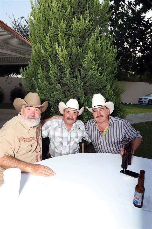 Rodolfo Rodríguez, Ismael Narváez y Kino Benavides
