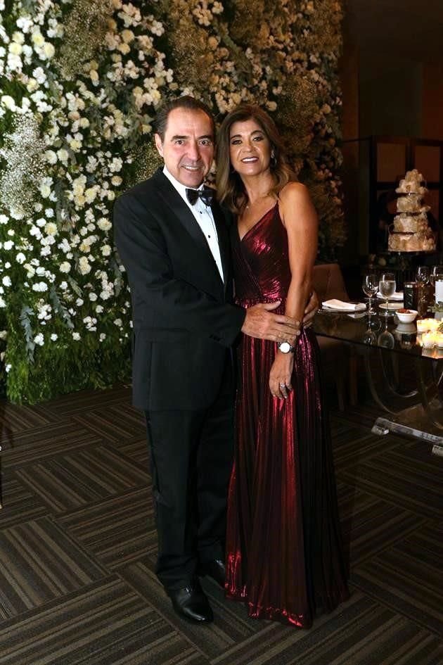 Alejandro González y Adriana Reyes