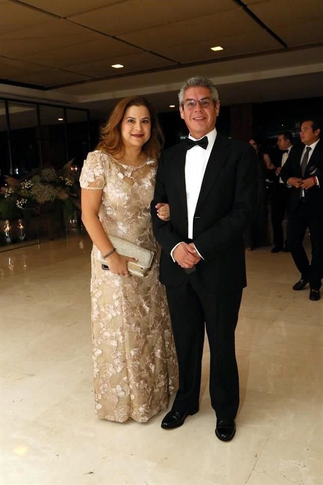 Verónica de Saldaña y Gerardo Saldaña