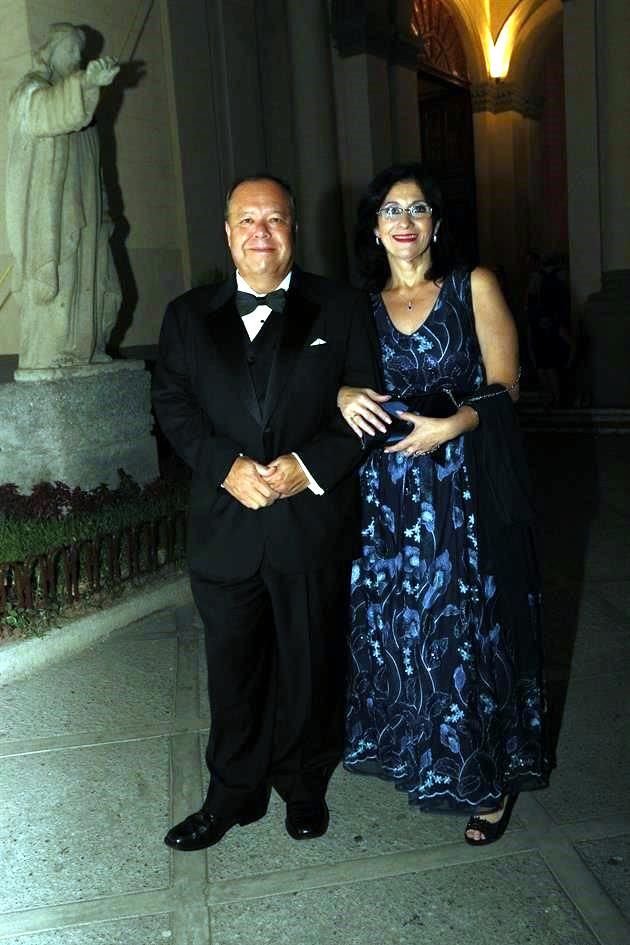 Carlos Gil y Adriana Gil