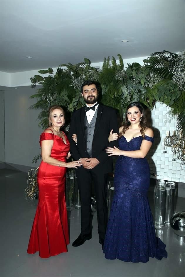 María Guadalupe Cázares Zúñiga, Miguel Garza y Cinthia Valdés Cázares