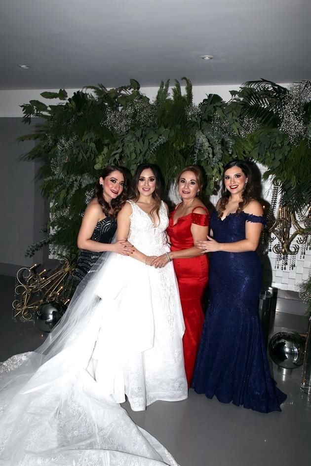 Jesica Valdés Cázares, Cecilia Molina Gómez, María Guadalupe Cázares Zúñiga y Cinthia Valdés Cázares