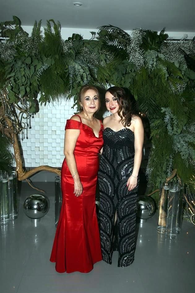 María Guadalupe Cázares Zúñiga y Jesica Valdés Cázares
