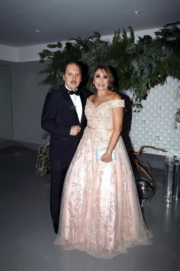 César Fernández y Adriana Gómez