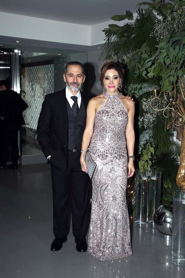 Adrián Morantes y Alejandra de Morantes