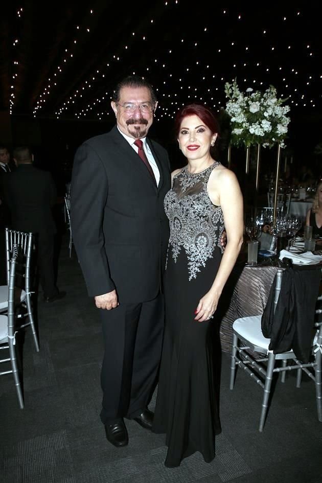 Fernando González y María Elena López de González
