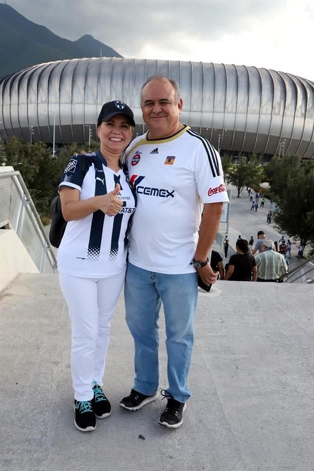 Lupita Hernández y Alejandro Ceja