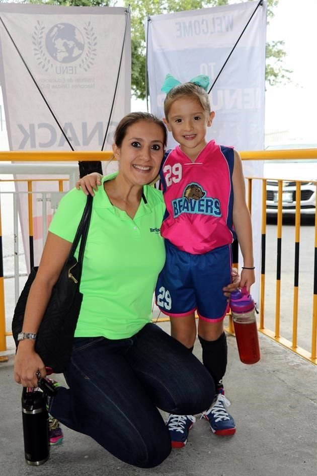 Regina Tamez y Carolina Tijerina