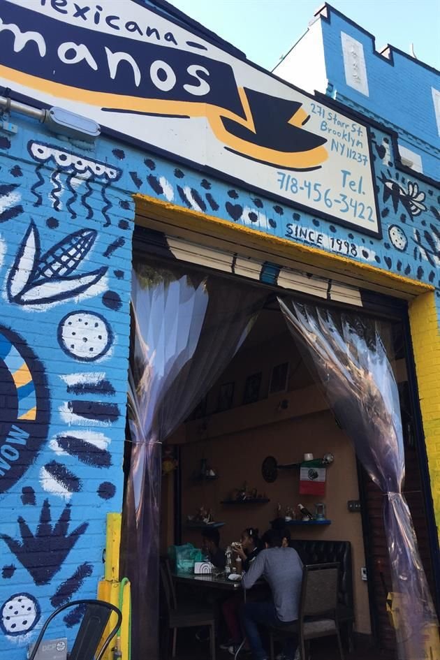 Local Los hermanos.