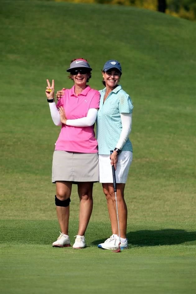 Lorena Flores de Lobatón y Kathia González de Samar