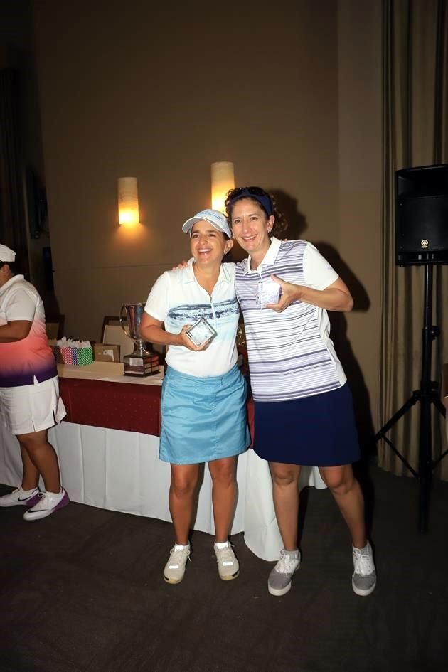 Carmen Páez y Lorena Flores de Lobatón