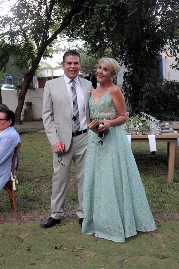 Rodolfo González y Ana Laura Charur de González