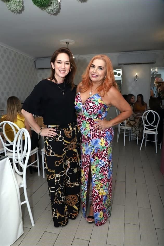 Mayela de Garza y Nancy Castillo de Elizondo