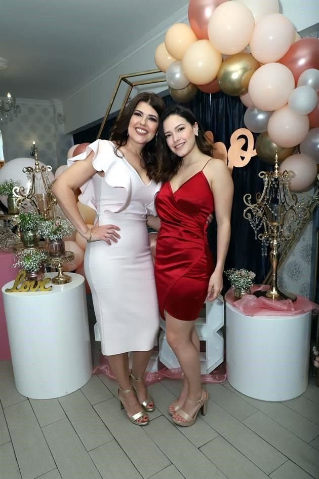 Vero Moncayo de Lozano y Paola Lozano Moncayo
