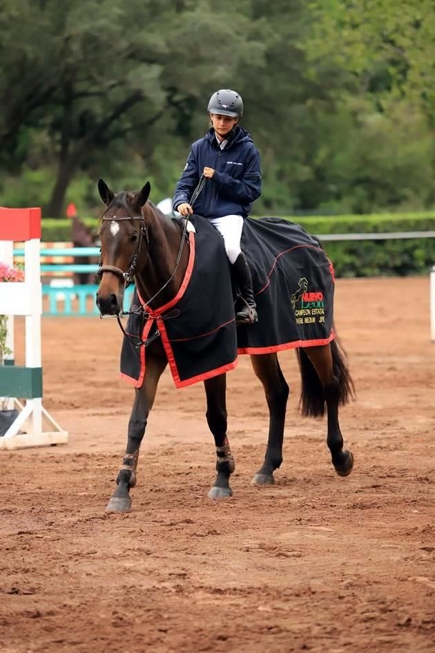 Montserrat Guajardo CAMPEONA de la Categoría Juvenil High
