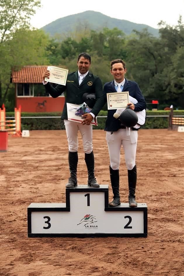 CABALLOS JÓVENES 6 AÑOS / CAB. NOV. 2? AÑO 1er. Lugar Dalí Elite y Claudio Flores y 2do. Lugar Loretto y Daniel Rodríguez