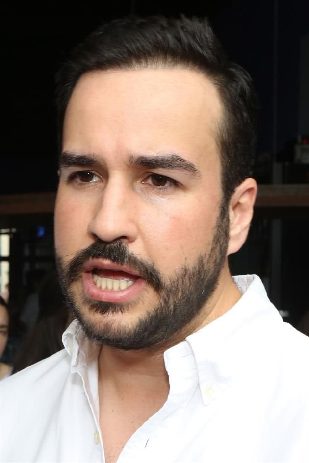 Agustín Basave.