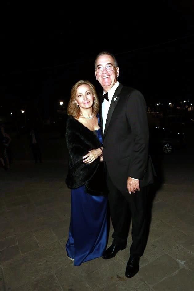 Mónica Madero de Martínez y Adrián Martínez