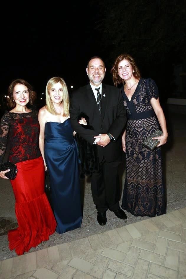 Evelisa Quiroz, Bárbara Chapa de Martínez, Jaime Martínez e Isabel Elizondo