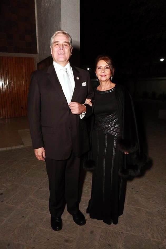 Alberto E. Figueroa y Nena Reyes de Figueroa