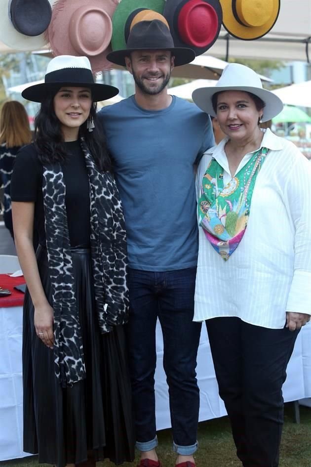 Luisa Quiroga, Miguel Layun y María Luisa de Quiroga