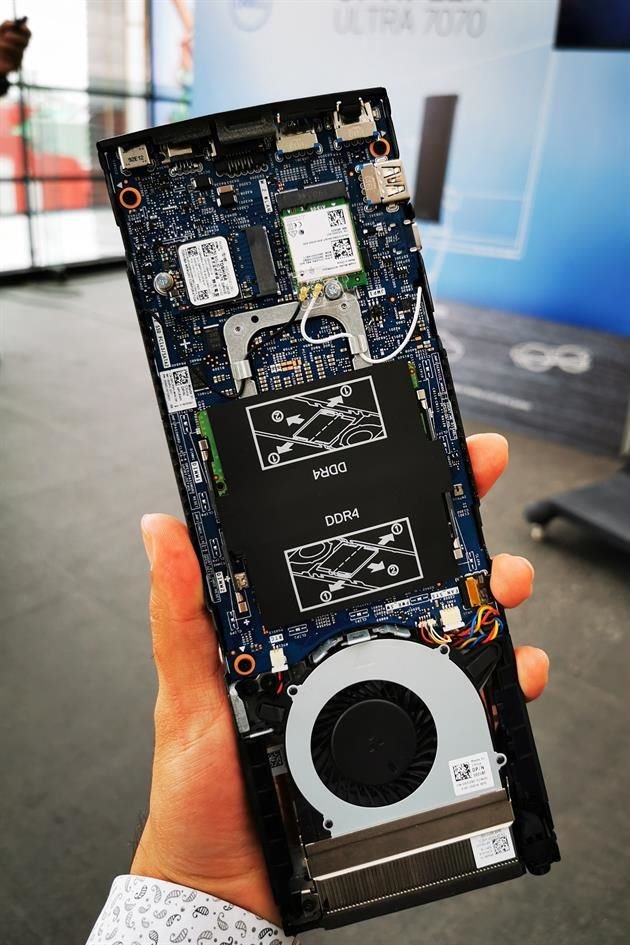 Así luce el interior de la Optiplex 7070 Ultra.