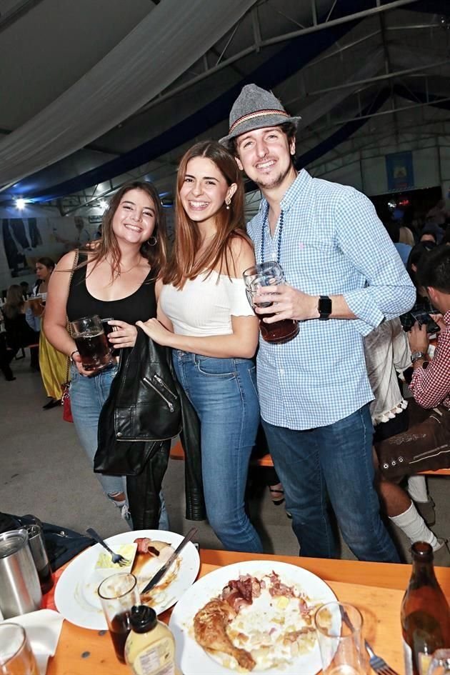 Amanda Padilla, Mariana Amione y José Miguel Garza