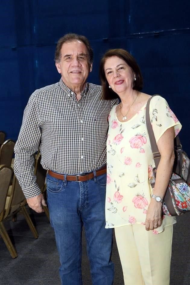 Fernando Sánchez Luengas y Chacha Díaz de Sánchez