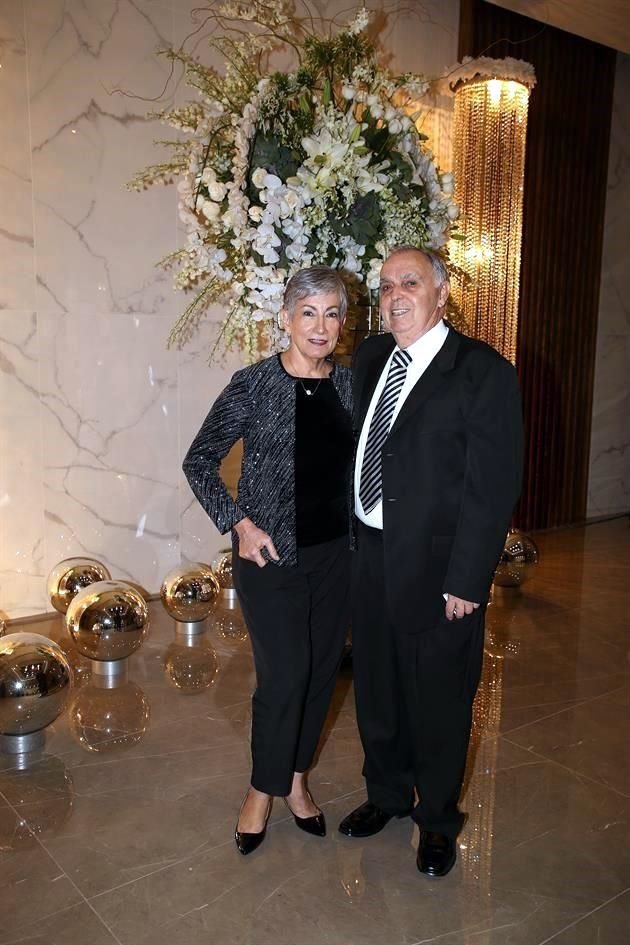 Laura Garza de Lozano y Héctor Lozano