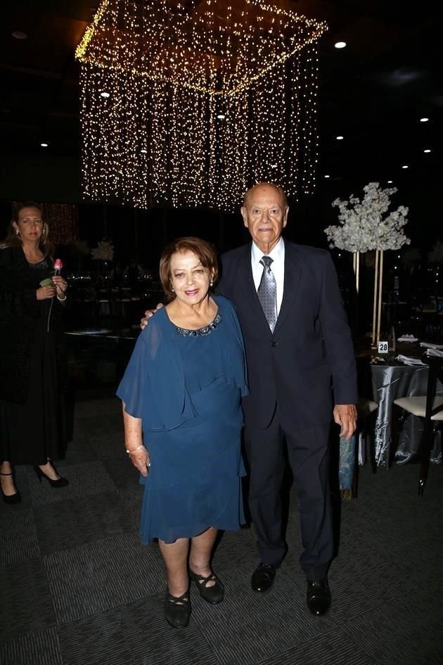 Mary Borrego de Torroella y Roberto Torroella