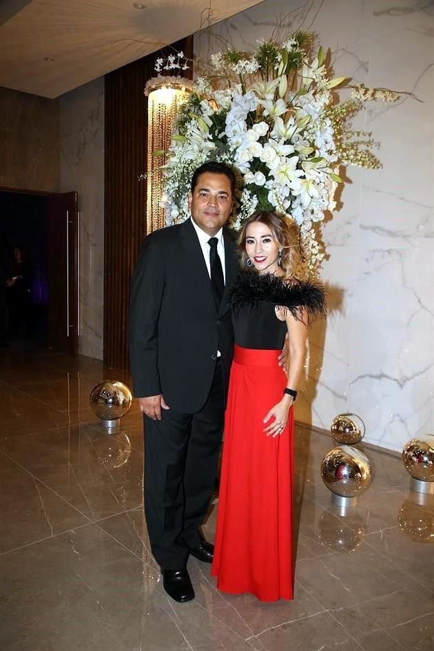 Mario Garza y Lissette Montúfar de Garza
