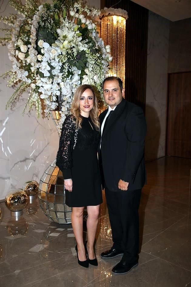 Érika de Hernández y Carlos Hernández Lash