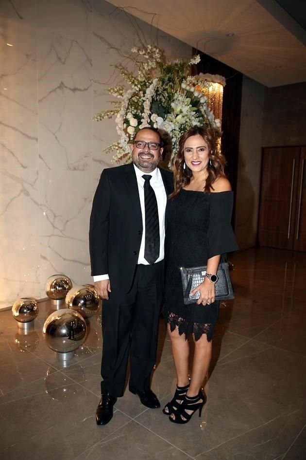 Antonio Botello y Vanessa de Botello
