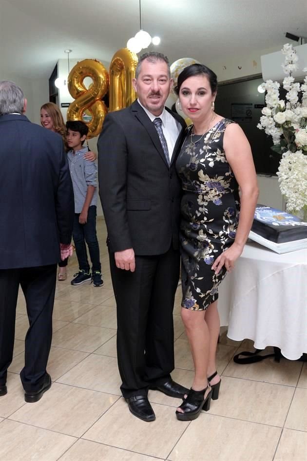 Ricardo García y Verónica Cabrera de García