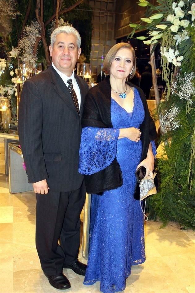 Homero Lozano y Graciela Garza de Lozano