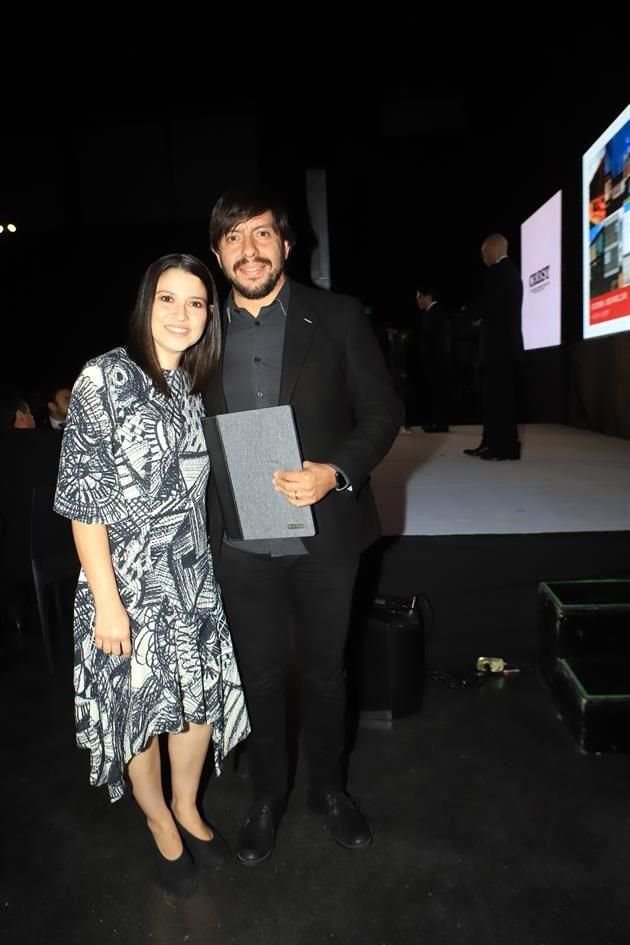 MENCIÓN HONORÍFICA Vivienda Unifamiliar hasta 450m2 Edna Garza y Darío Canisa