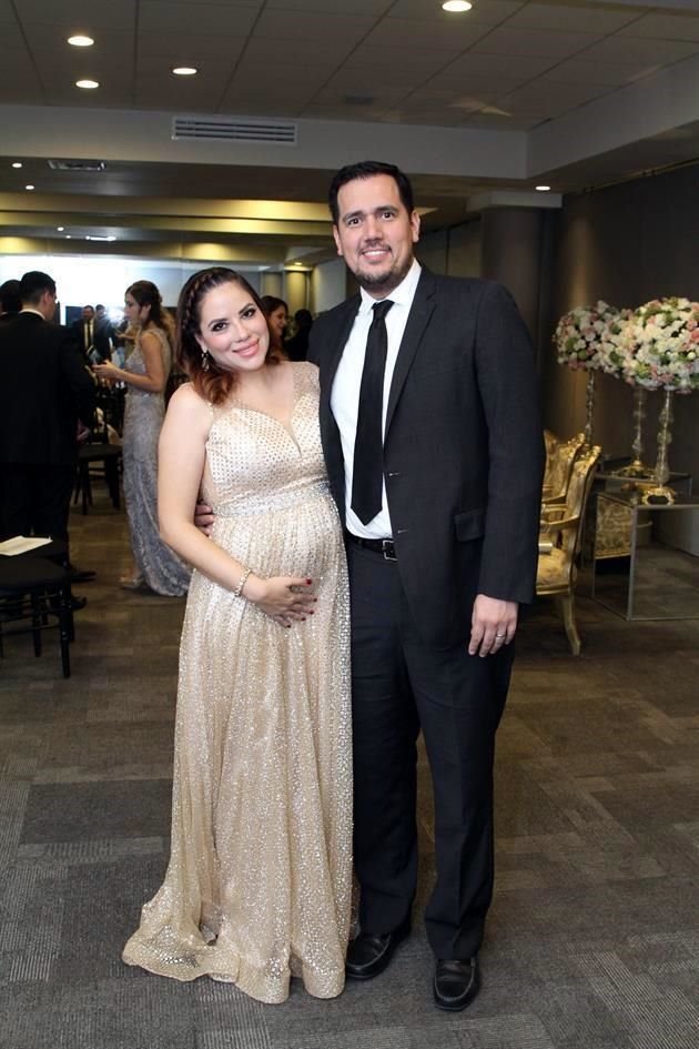 Valeria Larrondo y Mario Sigala