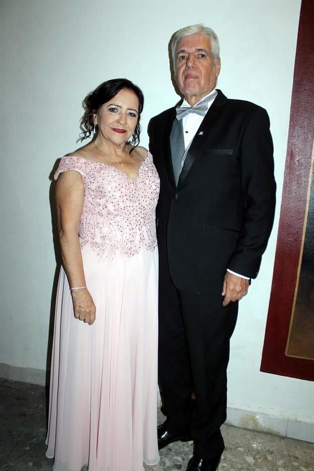 María Consuelo Guerra de García y Juan Manuel García García