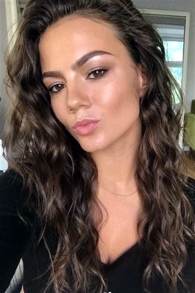 Polina Glen sostenía un romance con el actor, pero la presión mediática sobre el actor le daba miedo.