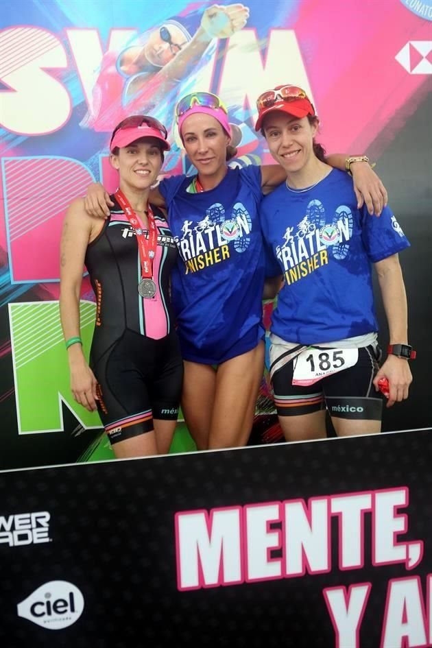 Mariana Fernández, Victoria Martínez y Ana Paula Ibarra