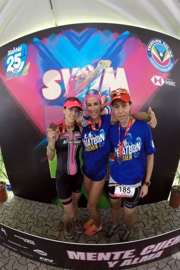 Mariana Fernández, Victoria Martínez y Ana Paula Ibarra