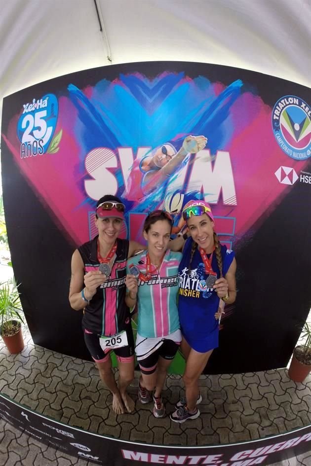 Cristina Ibáñez, Mariana Fernández y Victoria Martínez