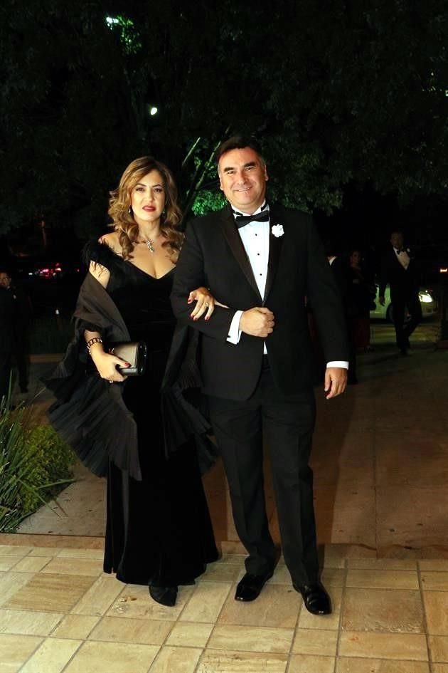 Laura Valle de Flores y Arnulfo Flores