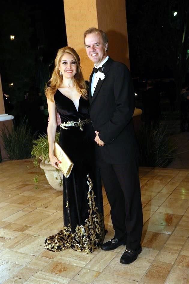 Alicia Margarita Lozano de Ravizé y Mauricio Ravizé